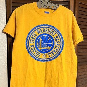 NBA Golden State Warriors Mens Small Yellow Short Sleeve Graphic T Shirt 18x23